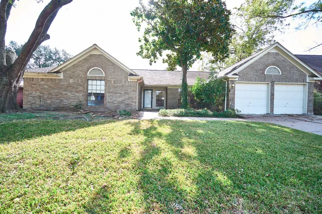 $1,950 | 13407 Nantucket Drive, Sugar Land, TX 77478