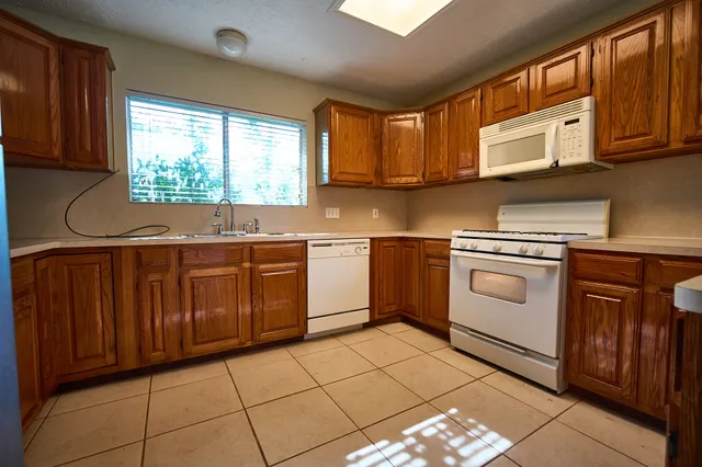 $1,950 | 13407 Nantucket Drive, Sugar Land, TX 77478