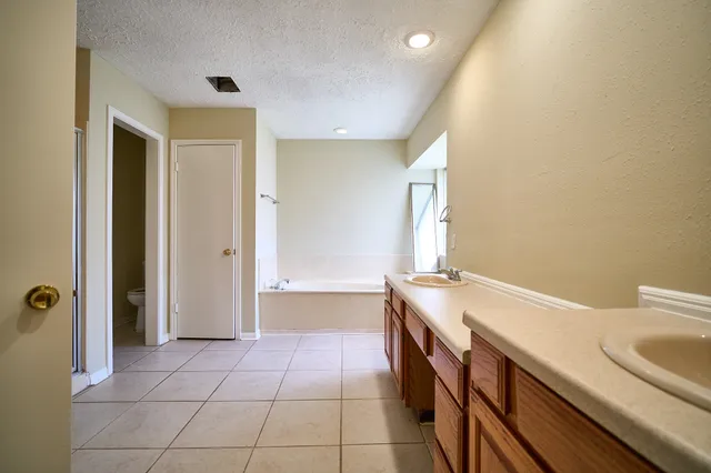 $1,950 | 13407 Nantucket Drive, Sugar Land, TX 77478