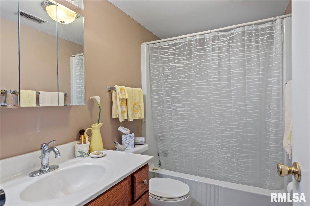 2081 West Monroe Street, Unit D Springfield, IL 62704 - Photo 19 of 24
