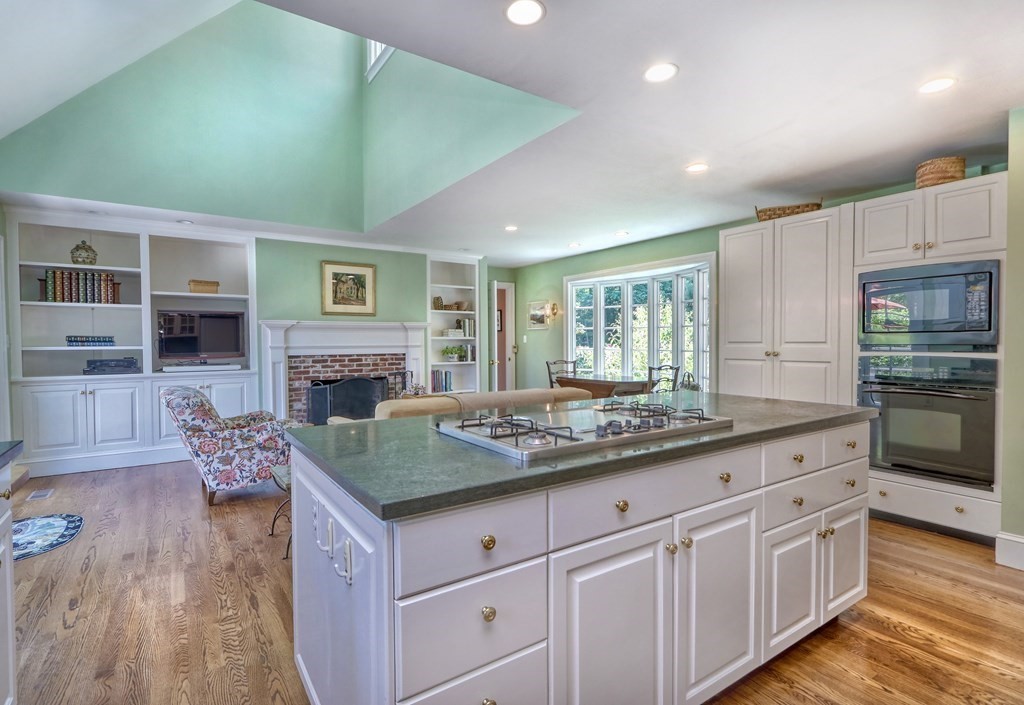 28 Jackson Pond Road, Unit 28 Dedham, MA 02026 - Photo 4 of 29 Gallery Image 4