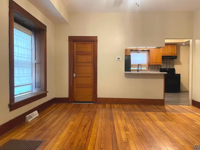 $225,000 | 301 Central Avenue, Hoyt, KS 66440