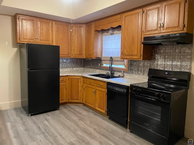 $225,000 | 301 Central Avenue, Hoyt, KS 66440