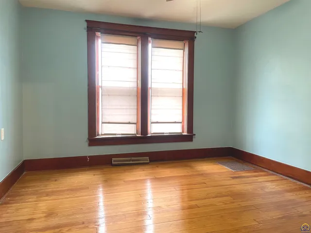 $225,000 | 301 Central Avenue, Hoyt, KS 66440