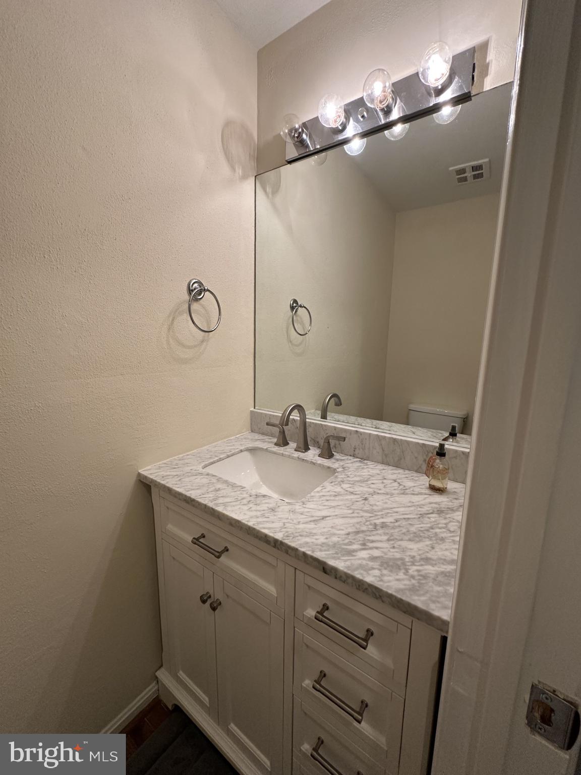 9243 Hummingbird Terrace Gaithersburg, MD 20879 - Photo 6 of 8 Half Bath