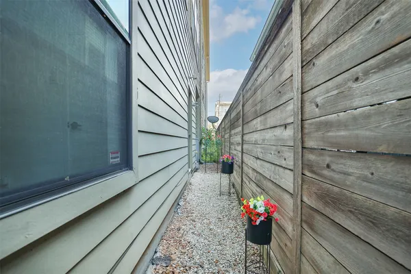 a view of a pathway of a house