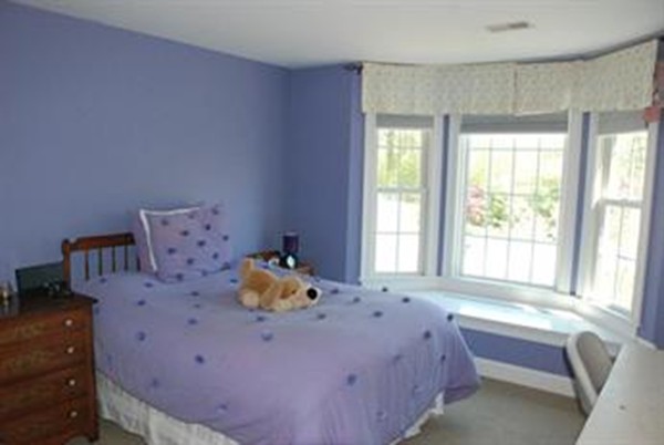 12 Roxanne Road Pembroke, MA 02359 - Photo 10 of 23 Gallery Image 10