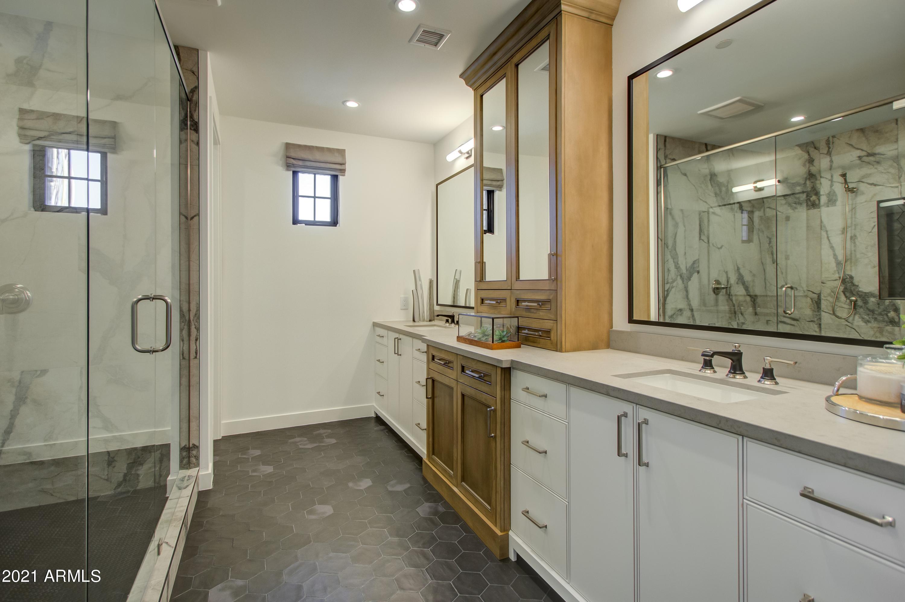 6500 East Camelback Road, Unit 1006 Scottsdale, AZ 85251 - Photo 30 of 40 029_Master Bathroom