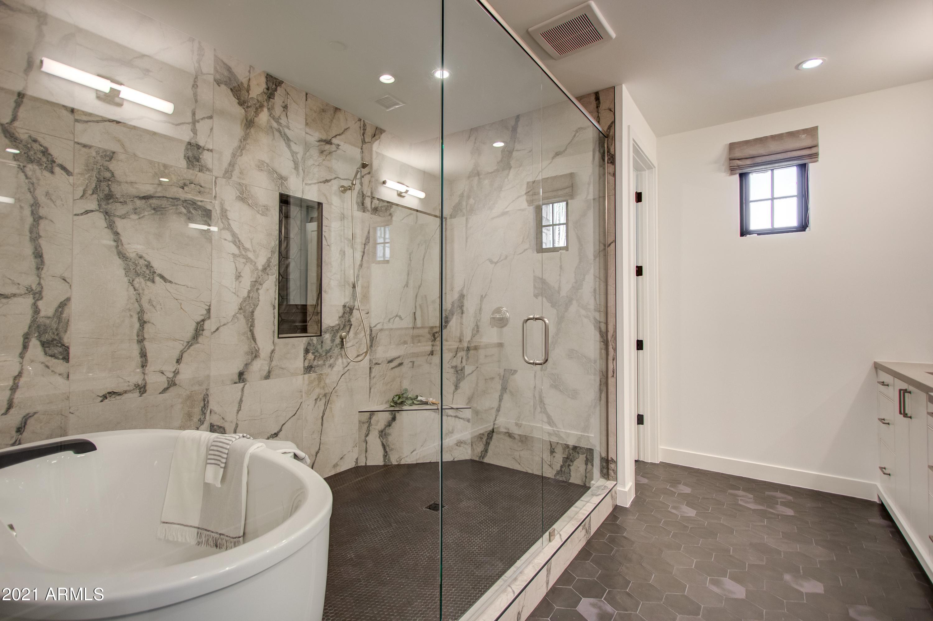 6500 East Camelback Road, Unit 1006 Scottsdale, AZ 85251 - Photo 31 of 40 030_Master Bathroom