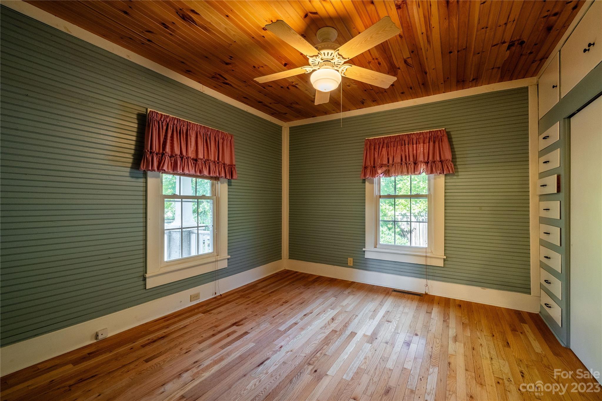 611 Vinearden Road Morganton, NC 28655 - Photo 14 of 32 an empty room with windows