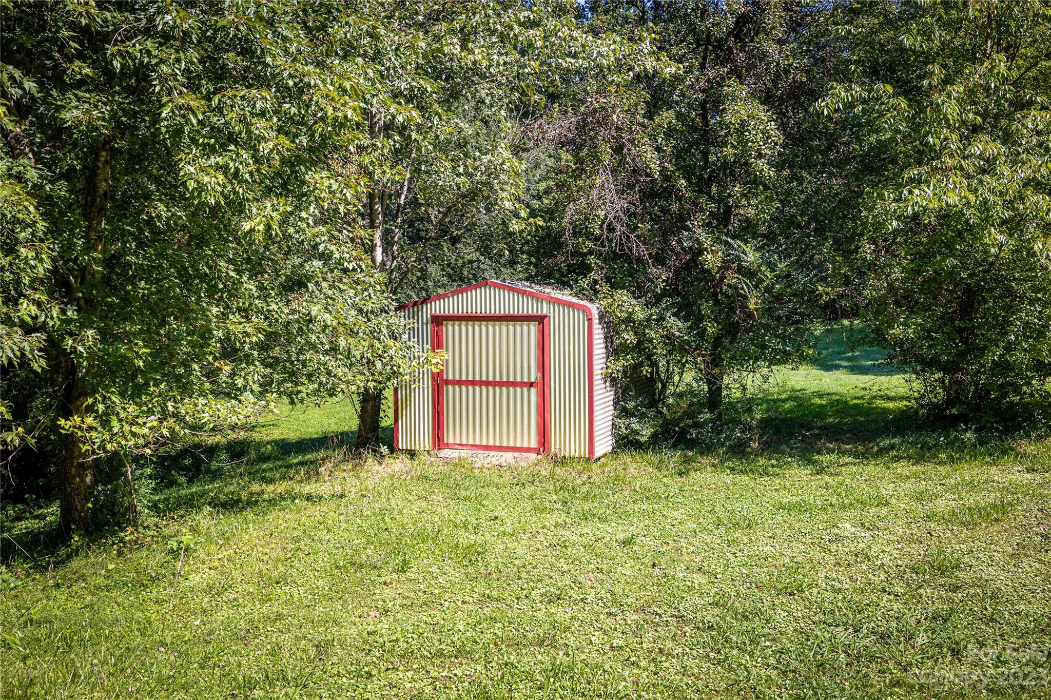 611 Vinearden Road Morganton, NC 28655 - Photo 24 of 32 a view of a back yard