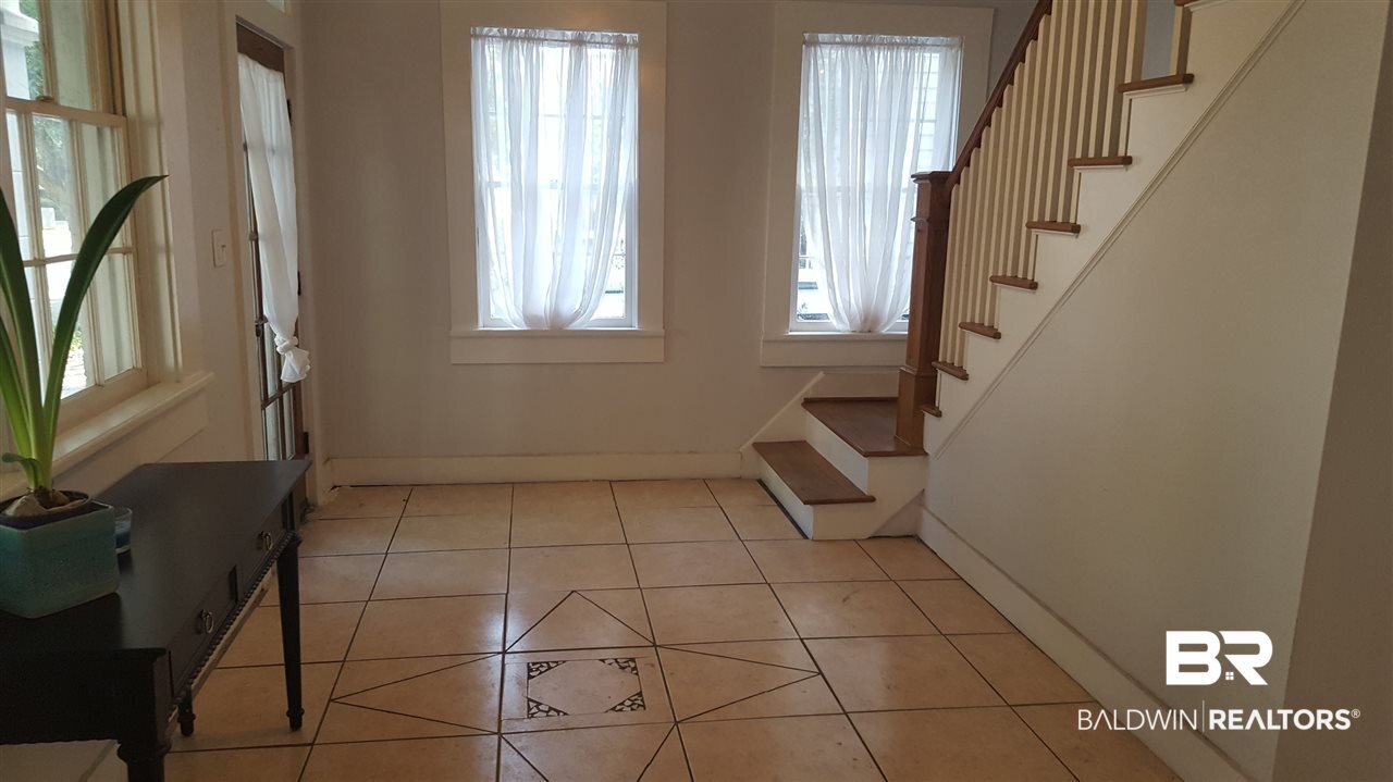 302 Congress Street Mobile, AL 36603 - Photo 7 of 18 Foyer