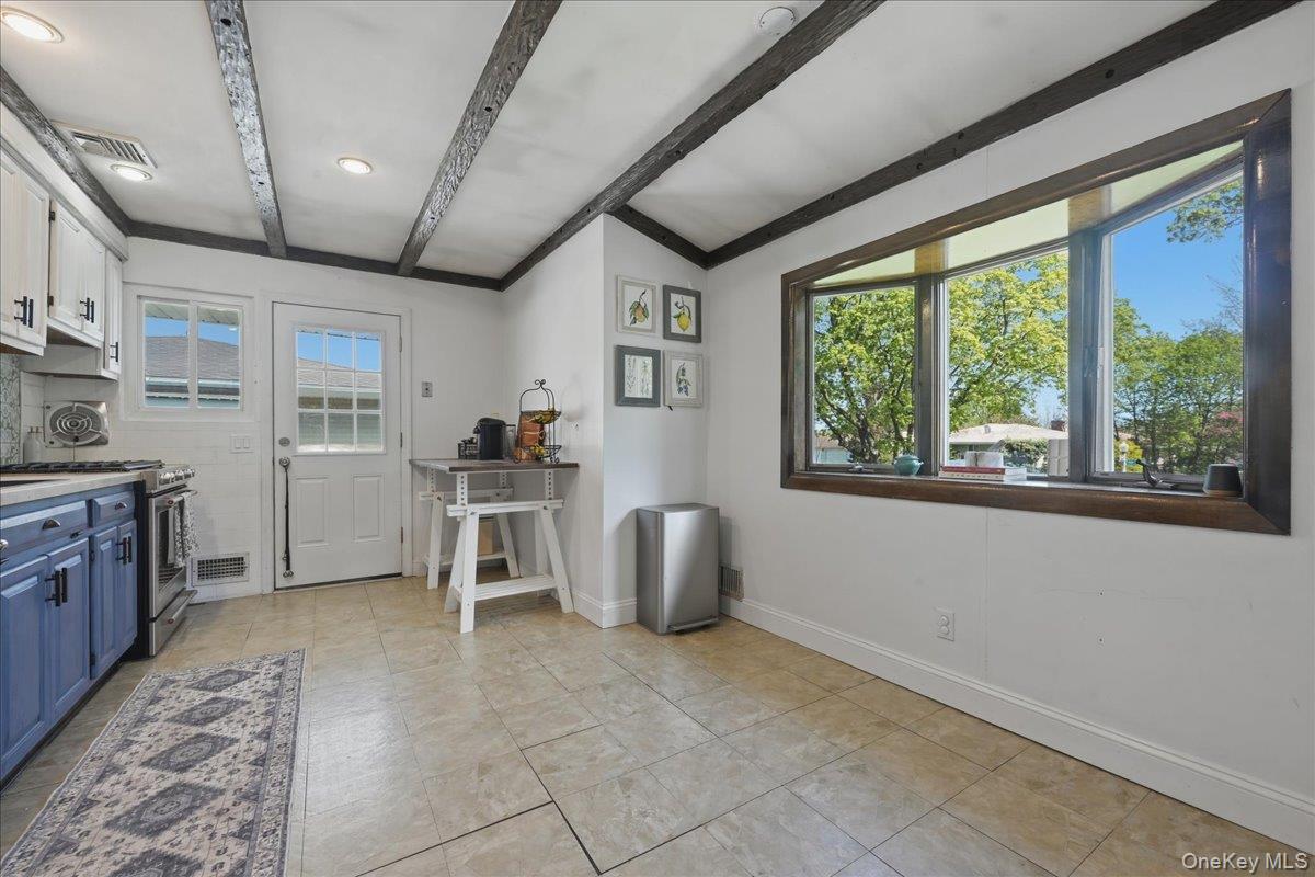9 Copperbeech Road St. James, NY 11780 - Photo 14 of 39