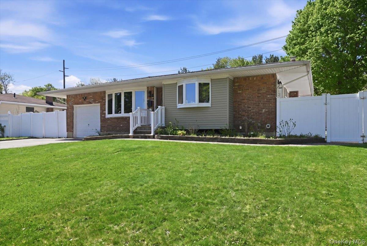 9 Copperbeech Road St. James, NY 11780 - Photo 3 of 39