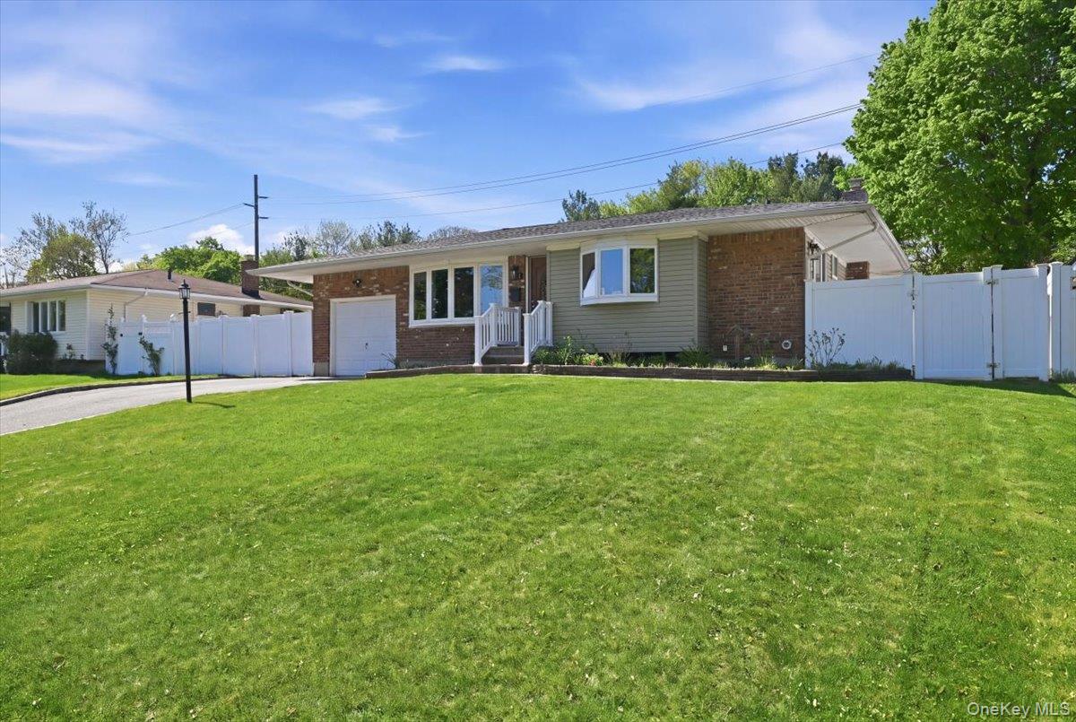 9 Copperbeech Road St. James, NY 11780 - Photo 4 of 39