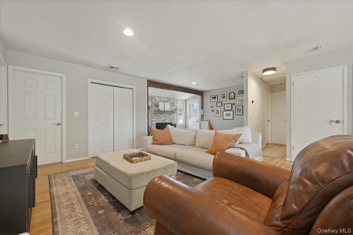 9 Copperbeech Road St. James, NY 11780 - Photo 6 of 39