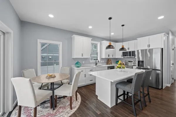 $3,750 | 23 Bay View Drive, Unit 1, Shrewsbury, MA 01545