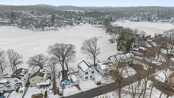 $3,750 | 23 Bay View Drive, Unit 1, Shrewsbury, MA 01545