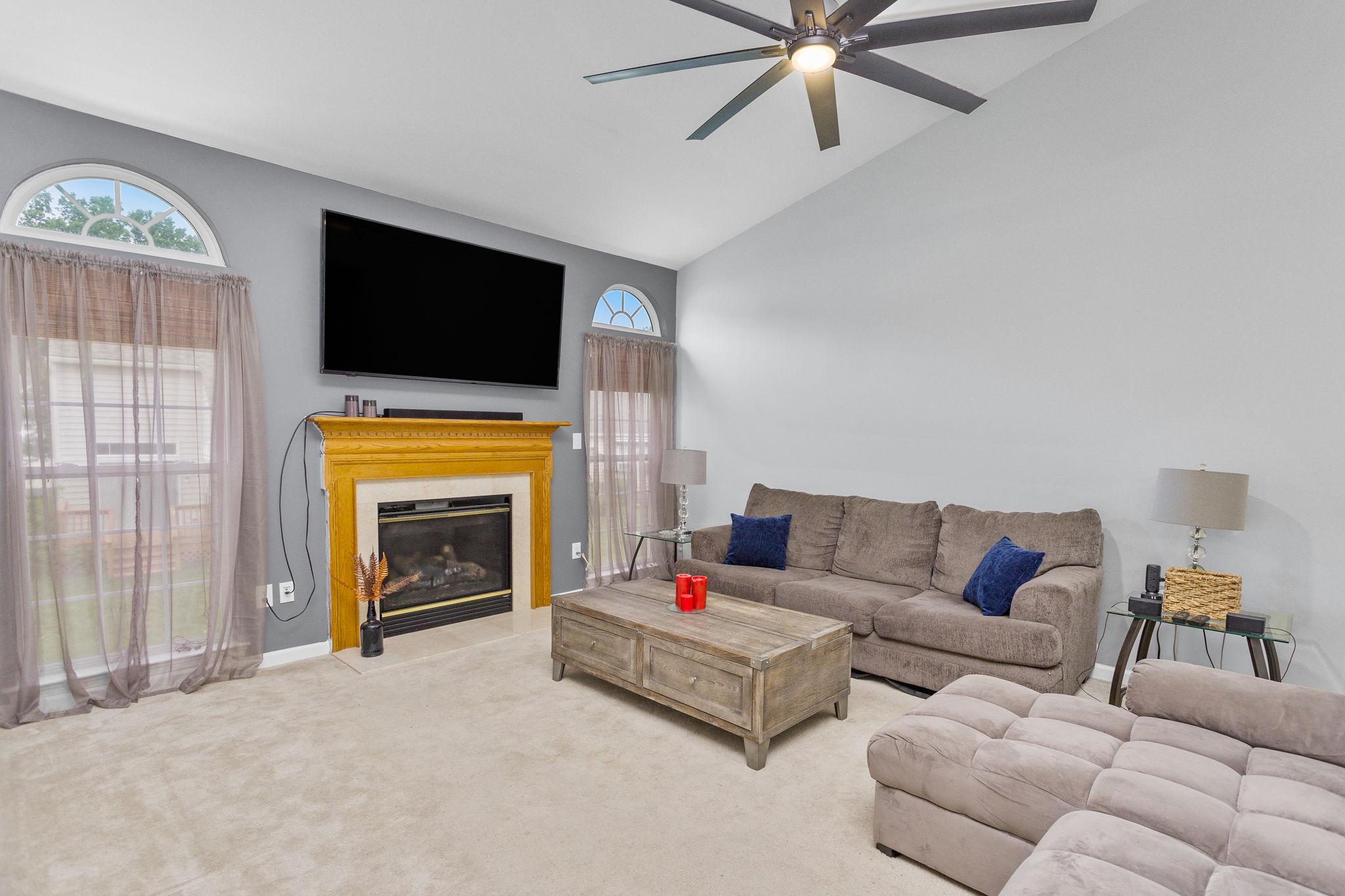 5 Tommys Meadow Pemberton, NJ 08068 - Photo 9 of 29 Gas fireplace-accent natural light/1/2 circle tops