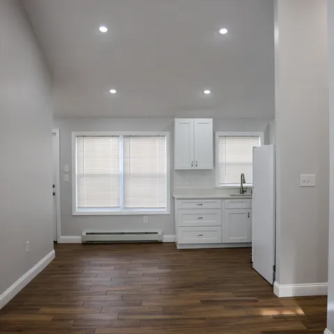 $2,700 | 598 School Street, Unit REAR ADU, Lowell, MA 01851