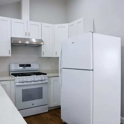 $2,700 | 598 School Street, Unit REAR ADU, Lowell, MA 01851