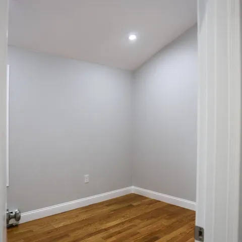 $2,700 | 598 School Street, Unit REAR ADU, Lowell, MA 01851