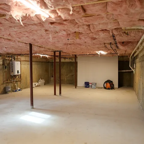 $2,700 | 598 School Street, Unit REAR ADU, Lowell, MA 01851