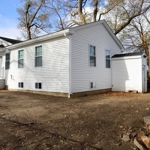 $2,700 | 598 School Street, Unit REAR ADU, Lowell, MA 01851