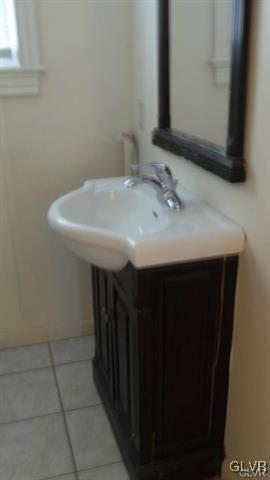 901 Ridge Street Easton, PA 18042 - Photo 3 of 8 Gallery Image 3