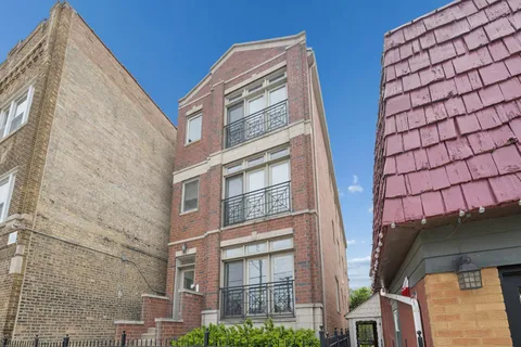 $450,000 | 5617 West Lawrence Avenue, Unit 1, Chicago, IL 60630