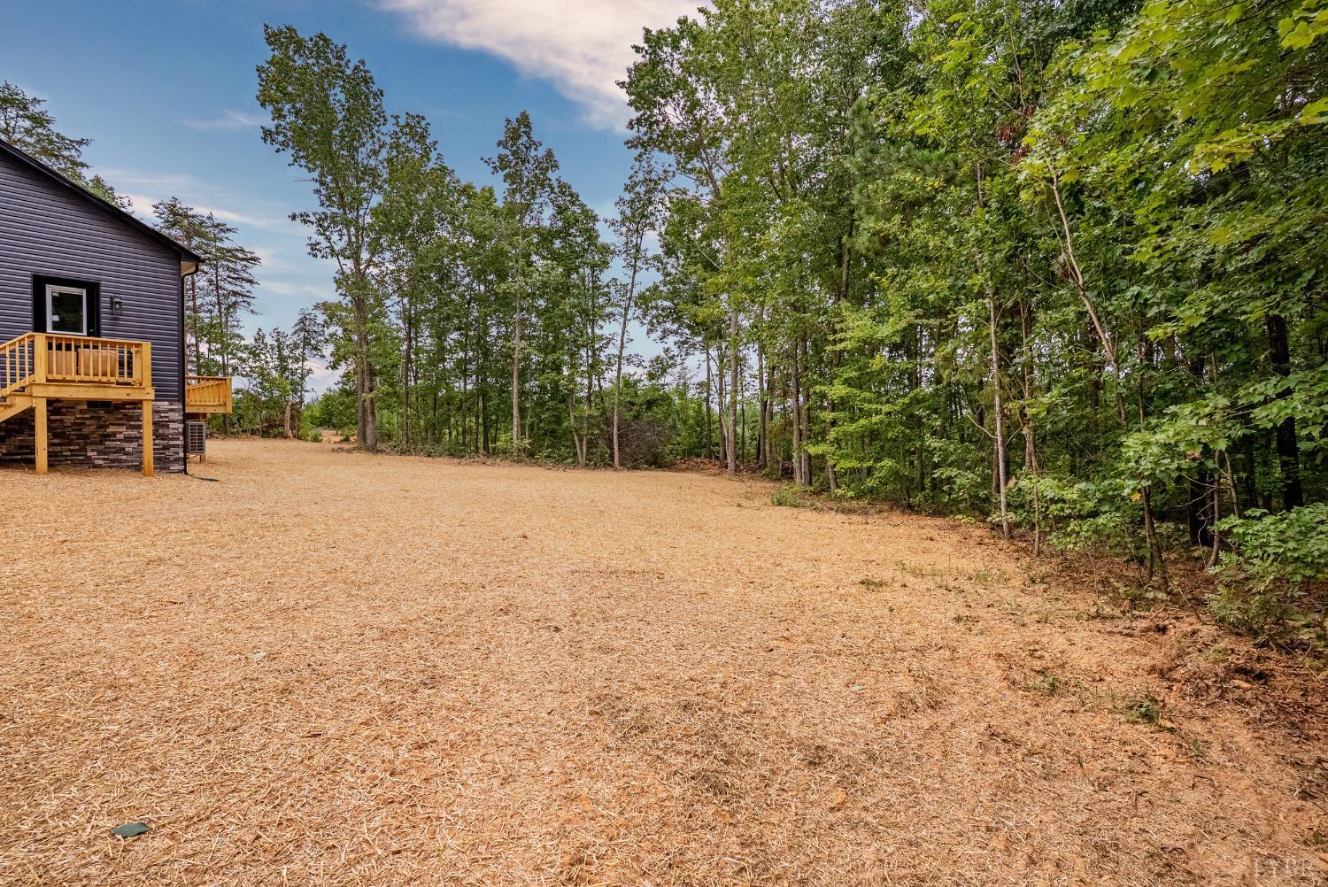 594 Community Road Dillwyn, VA 23936 - Photo 39 of 49 a view of a backyard of the house