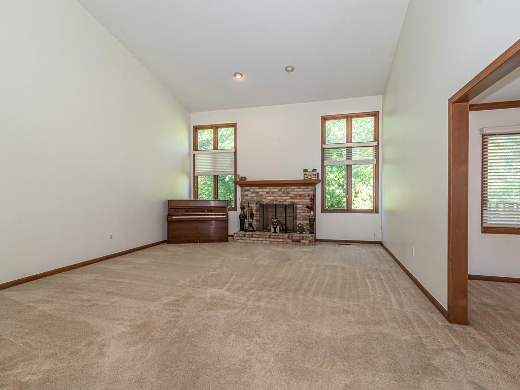 1004 Bembridge Drive Rochester Hills, MI 48307 - Photo 11 of 47