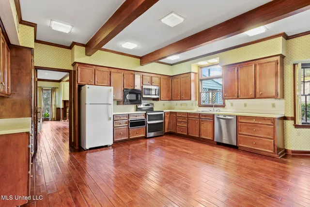 $369,000 | 2060 Sheffield Drive, Jackson, MS 39211