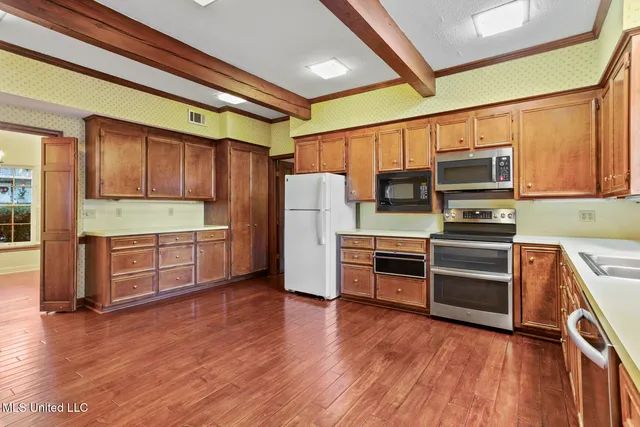 $369,000 | 2060 Sheffield Drive, Jackson, MS 39211