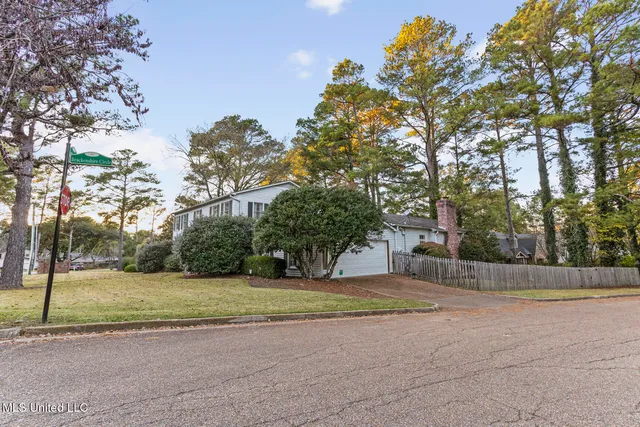 $369,000 | 2060 Sheffield Drive, Jackson, MS 39211