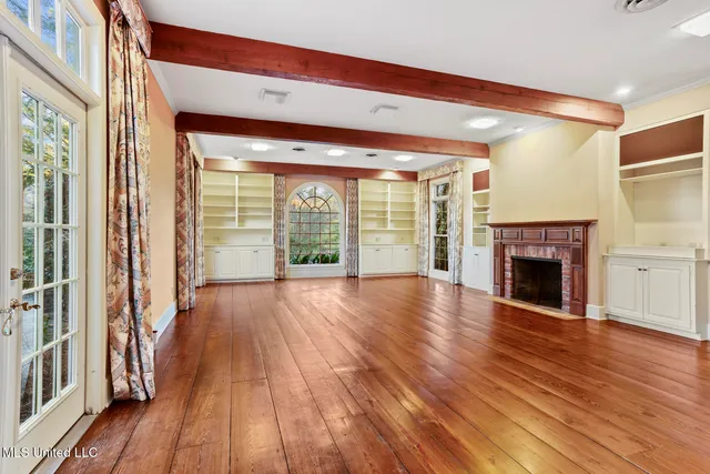 $369,000 | 2060 Sheffield Drive, Jackson, MS 39211