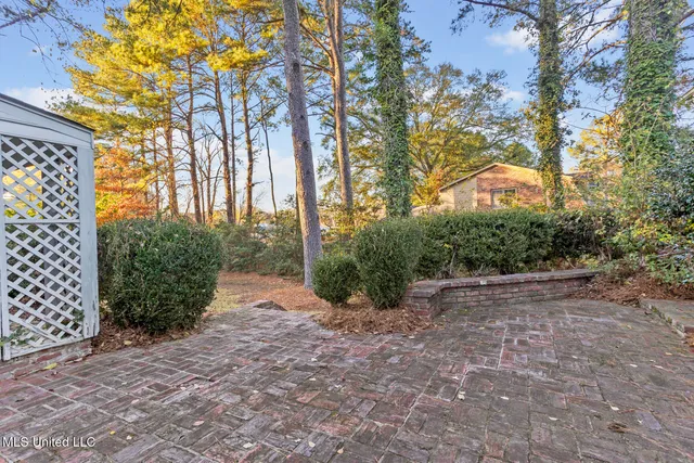 $369,000 | 2060 Sheffield Drive, Jackson, MS 39211