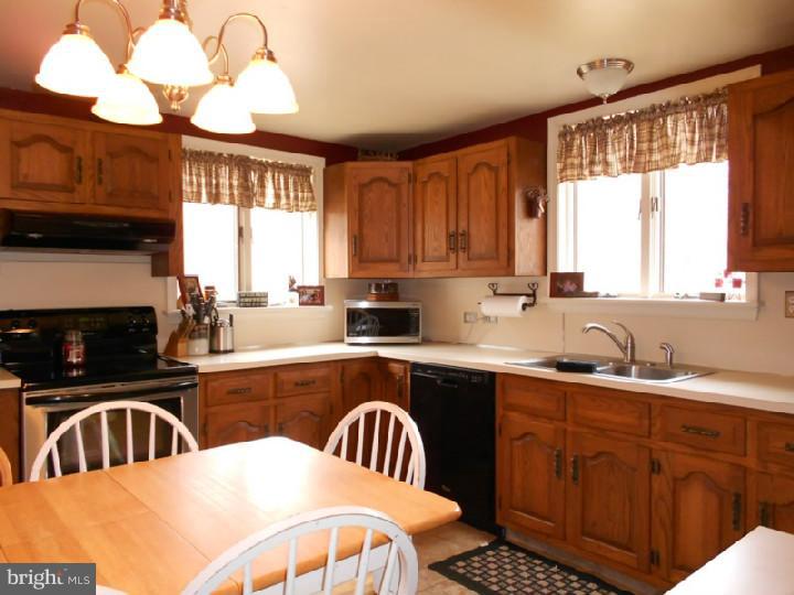 384 Locust Road Boyertown, PA 19512 - Photo 3 of 25 Gallery Image 3