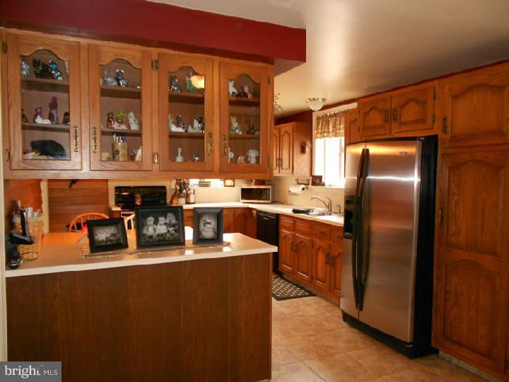 384 Locust Road Boyertown, PA 19512 - Photo 4 of 25 Gallery Image 4