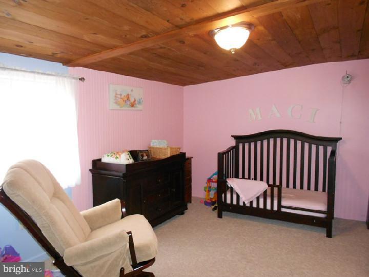 384 Locust Road Boyertown, PA 19512 - Photo 8 of 25 Gallery Image 8