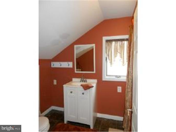 384 Locust Road Boyertown, PA 19512 - Photo 10 of 25 Gallery Image 10