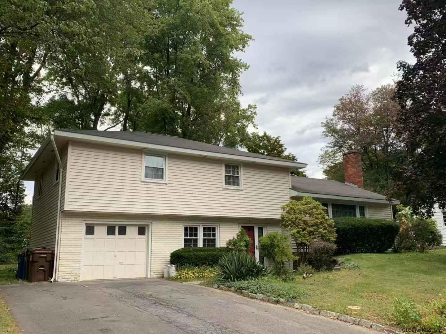 79 Devon Road Bethlehem, NY 12054 - Photo 1 of 29 Photo 1