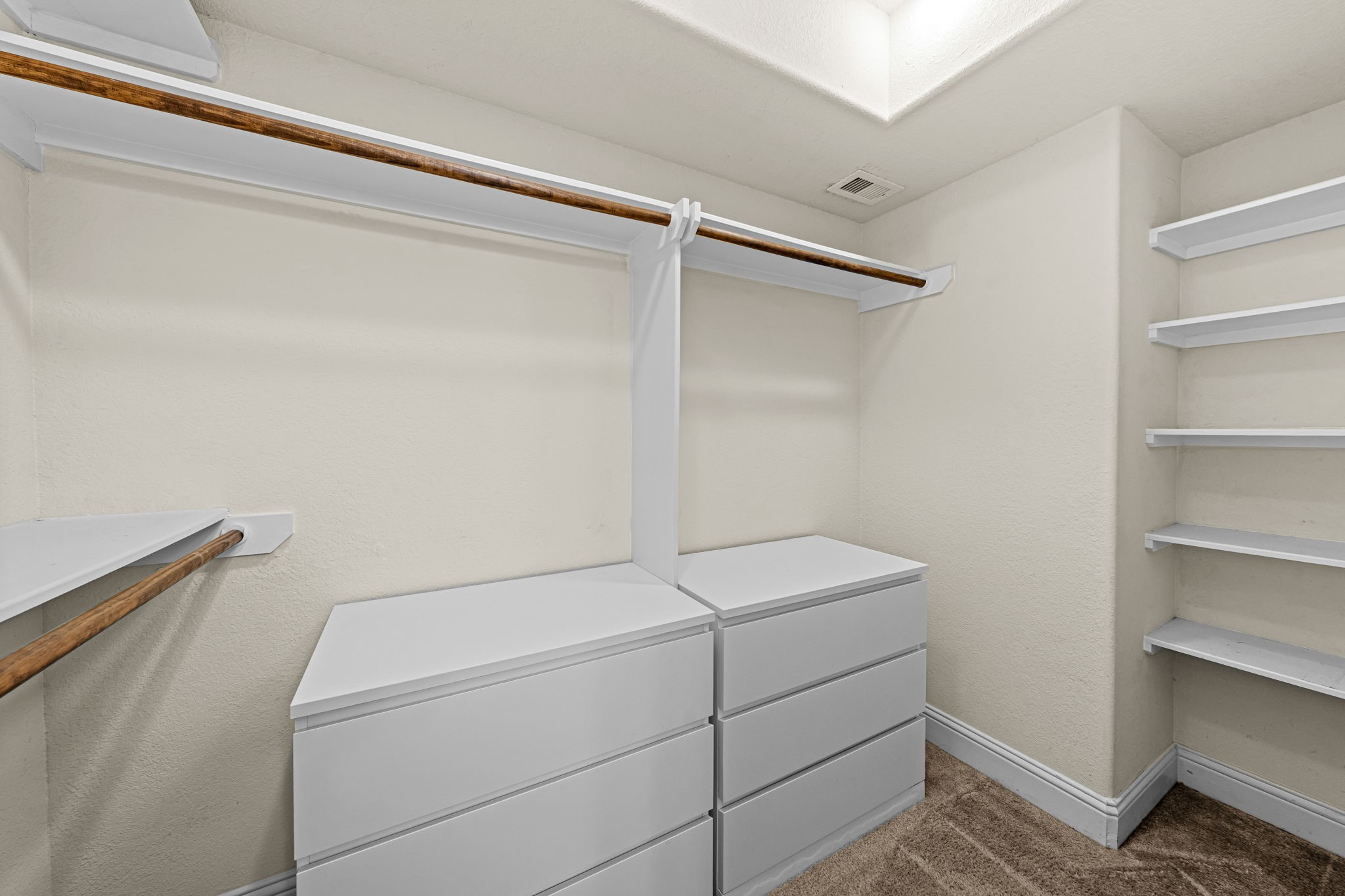 5102 Hardy Street Houston, TX 77009 - Photo 17 of 24 Primary Closet (first floor)