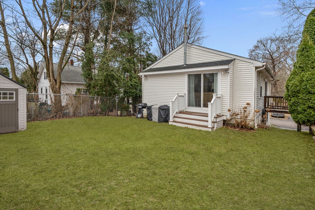 6 Tennyson Road Warwick, RI 02888 - Photo 4 of 38