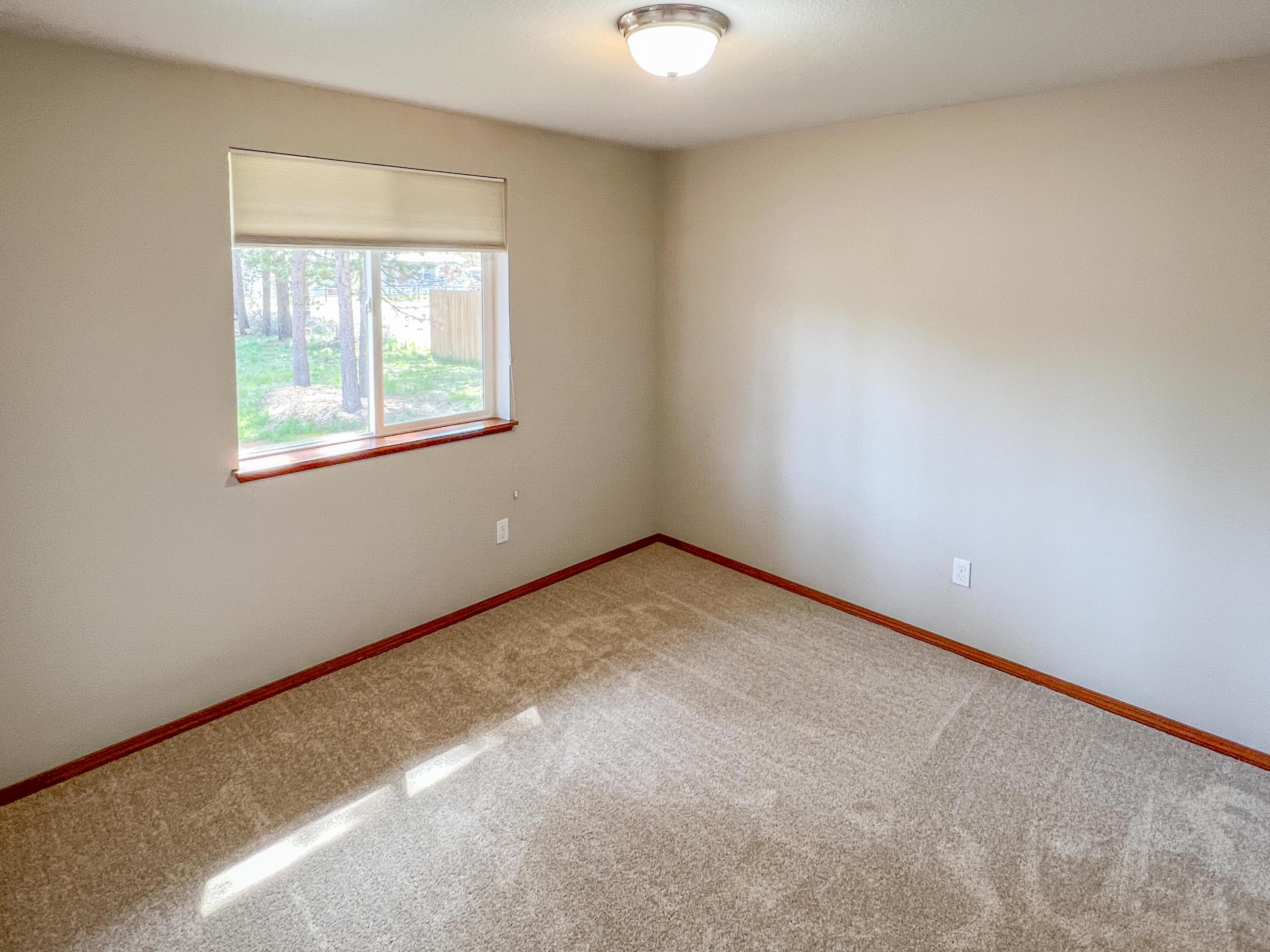 56243 Marsh Hawk Road Bend, OR 97707 - Photo 9 of 34 Guest Bed #2