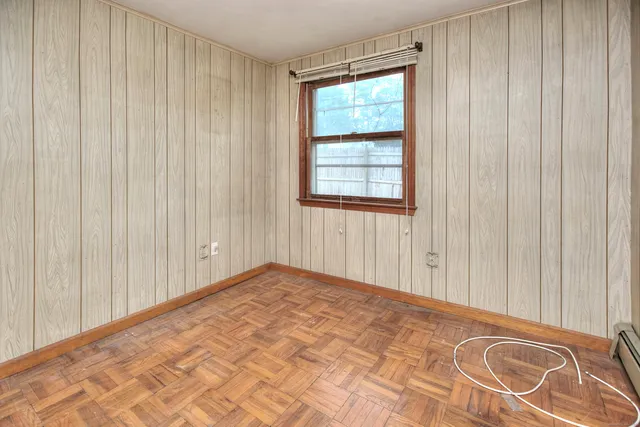 a view of a livingroom with an entryway