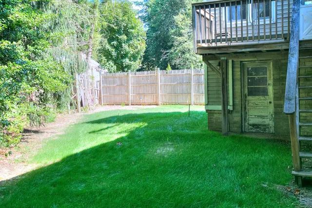 a view of an entrance of the house