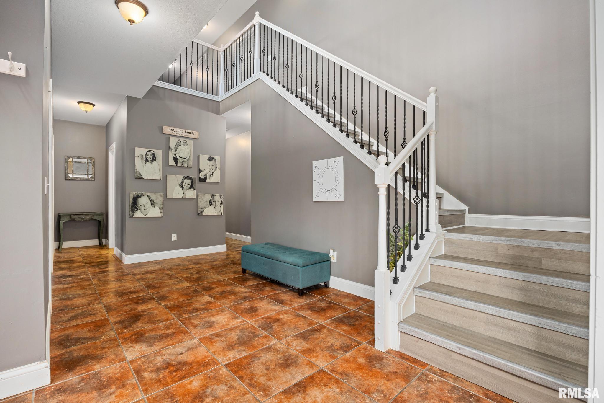 1817 Autumn Ridge Washington, IL 61571 - Photo 4 of 56