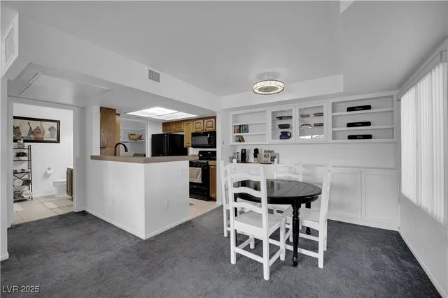 $2,600 | 1909 Mountain Hills Court, Unit 205, Las Vegas, NV 89128