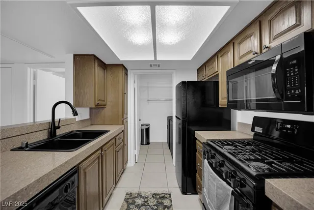 $2,600 | 1909 Mountain Hills Court, Unit 205, Las Vegas, NV 89128